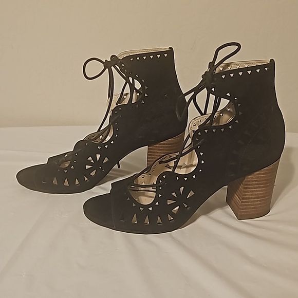 Nine West Black Suede Peep Toe - Picture 2 of 4